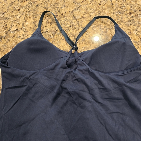 Women's one piece workout dress. Built in bra, shorts w/pockets, XL - Picture 2 of 4
